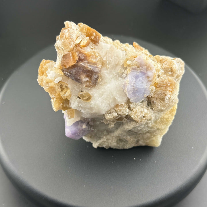 Hackmanite (Soadalite var. Hackmanite) w/ Mica