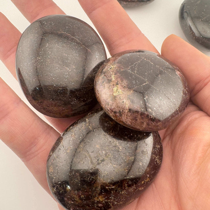 Garnet Palm Stone / Soapstone