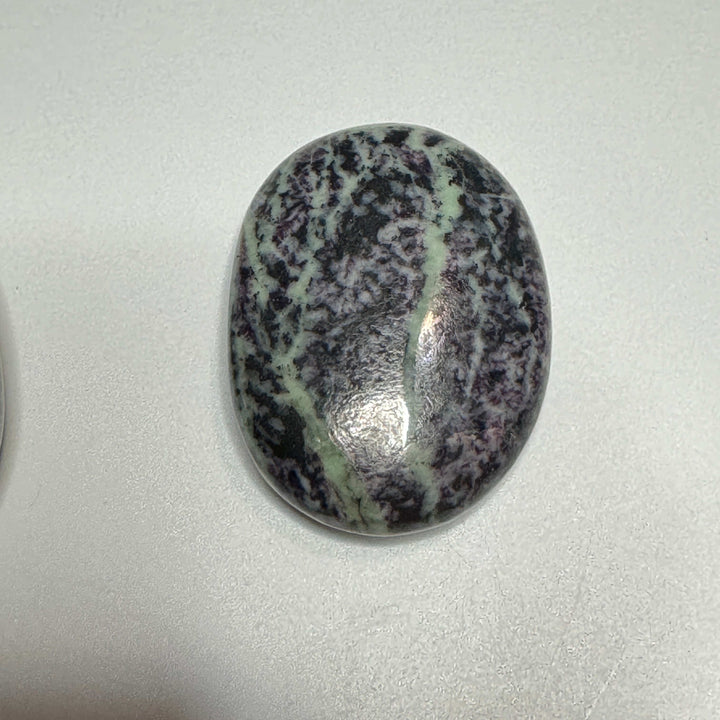 Kammererite Palm Stone / Soapstone