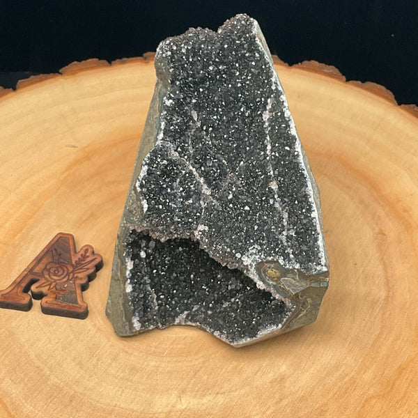 Black Amethyst Cut Base (564g)