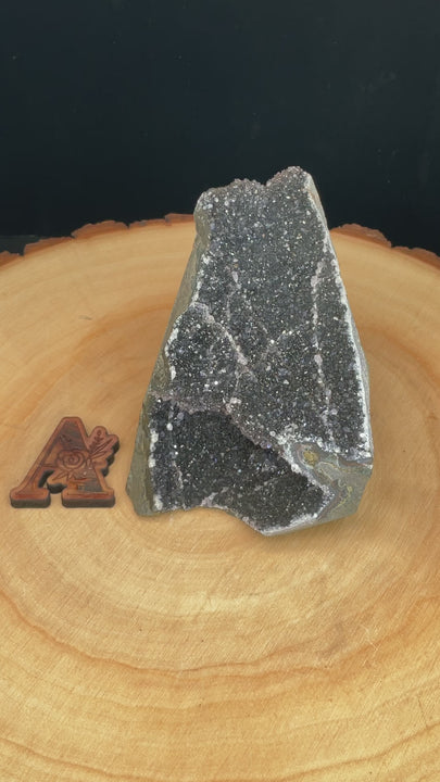 Black Amethyst Cut Base (564g)